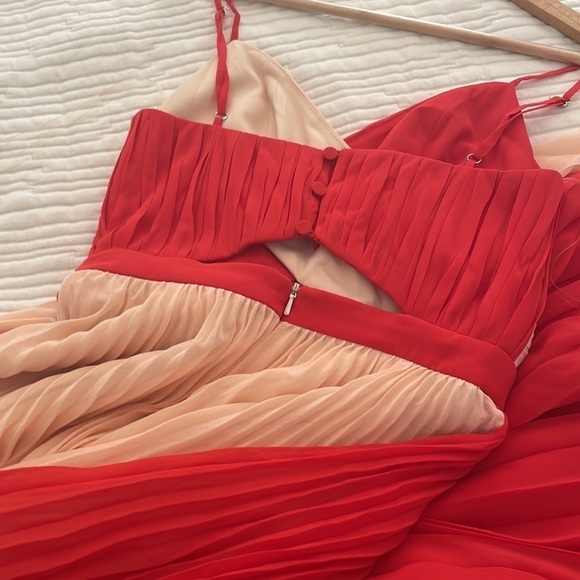 Fame @ Partners Pleated Gown Red And Cream Pleated Wedding Prom - Picture 5 of 11